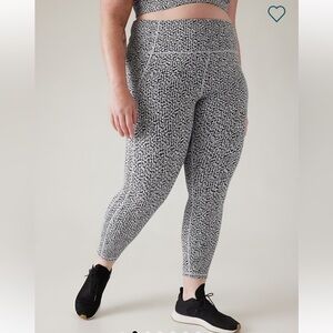 NWT Athleta Ultimate Stash Textured Tight, Size Women’s 1X, Camilla Water Violet